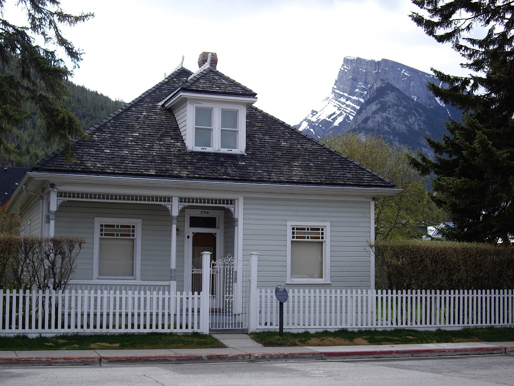 Historic Luxton Home Museum | 206 Beaver St, Banff, AB T1L 1B4, Canada | Phone: (403) 762-2105