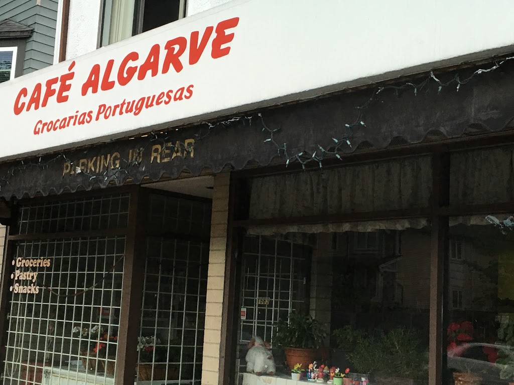 Cafe Algarve Grocery store | 1683 E 12th Ave, Vancouver, BC V5N 2A2, Canada | Phone: (604) 879-4341