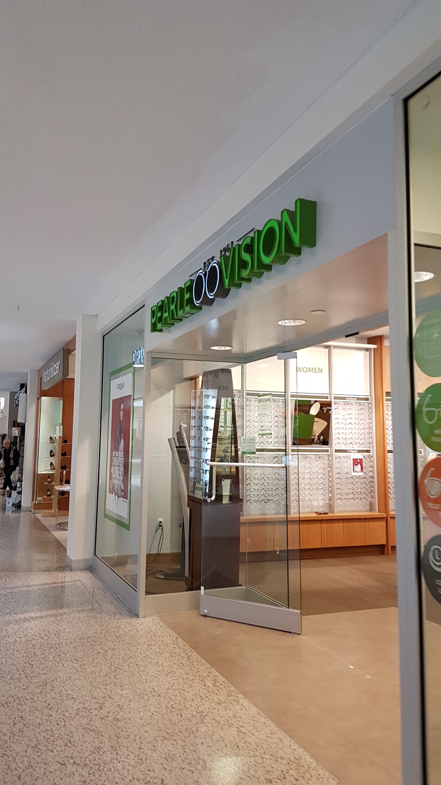 Pearle Vision | 250 The East Mall Unit 125, Etobicoke, ON M9B 3Y8, Canada | Phone: (416) 231-7066
