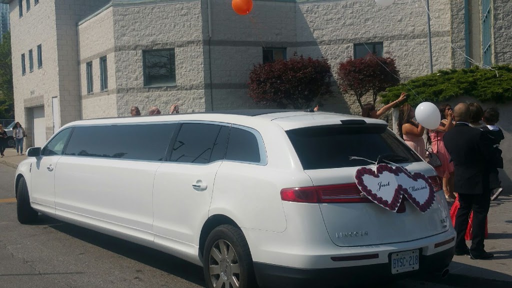 Limousine Service | 2428 Islington Ave, Etobicoke, ON M9W 3X8, Canada | Phone: (416) 879-7971