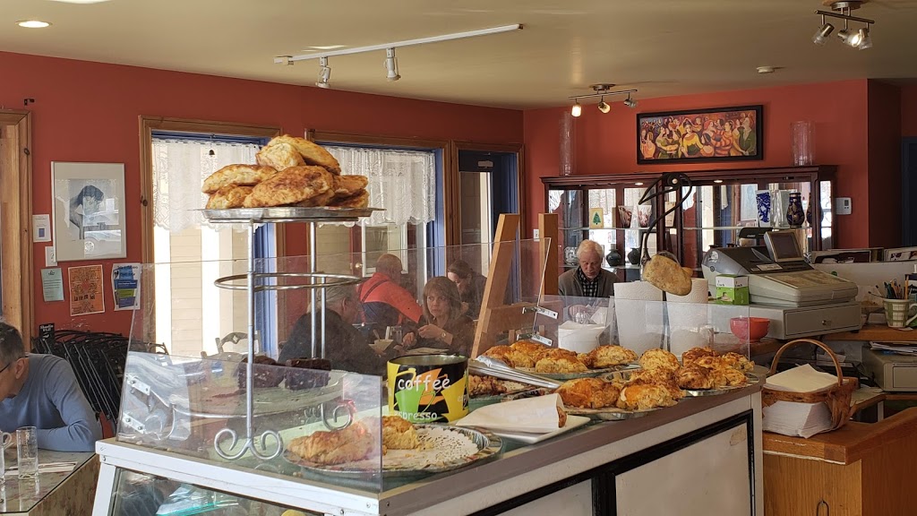 Cafe Tintoretto | 20 Rue Principale N, Sutton, QC J0E 2K0, Canada | Phone: (450) 538-2207