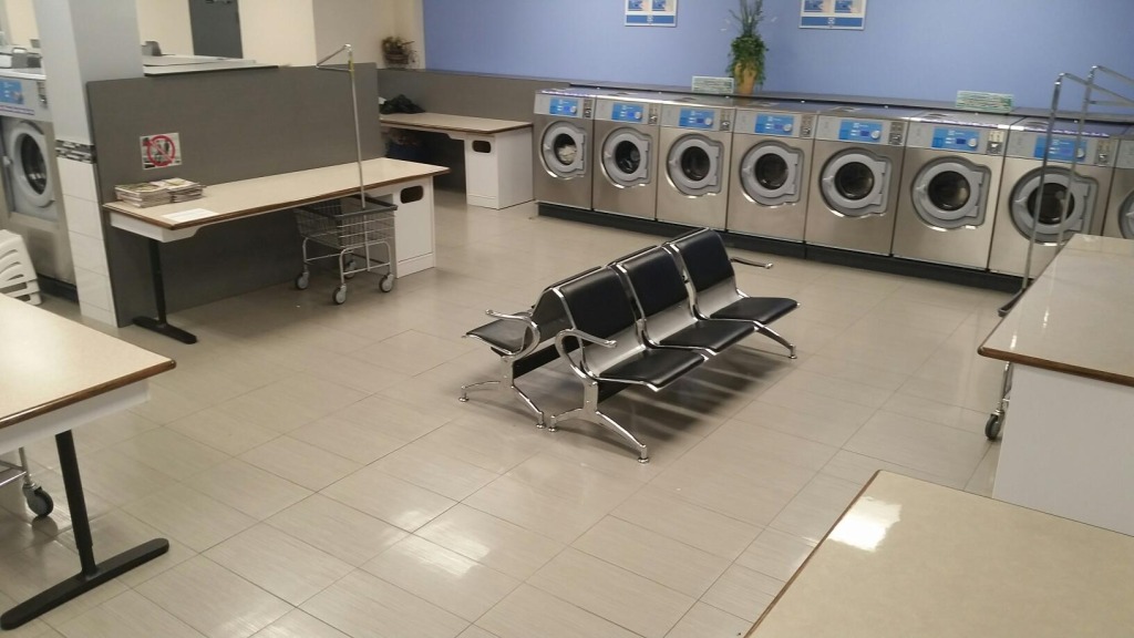 LaRose Coin Laundry | 140 La Rose Ave, Etobicoke, ON M9P 1B2, Canada | Phone: (416) 245-5835