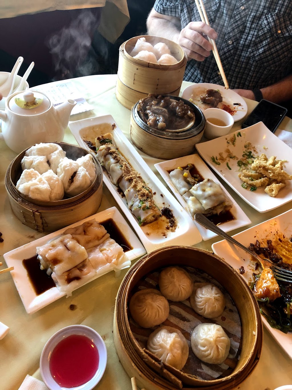 Happy Valley Dim Sum Seafood Restaurant | 3432 Lougheed Hwy, Vancouver, BC V5M 2A4, Canada | Phone: (604) 216-0100