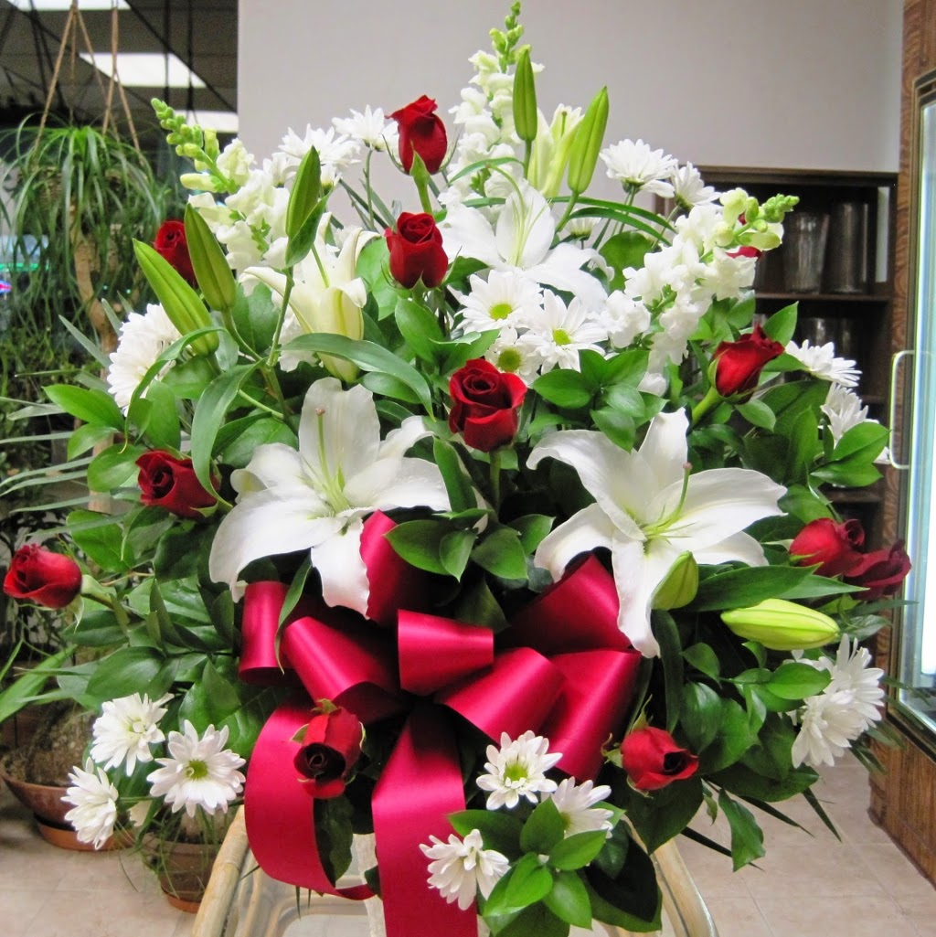 Funeral Tributes Flowers | 1960 Lawrence Ave E, Scarborough, ON M1R 2Z1, Canada | Phone: (416) 285-7130