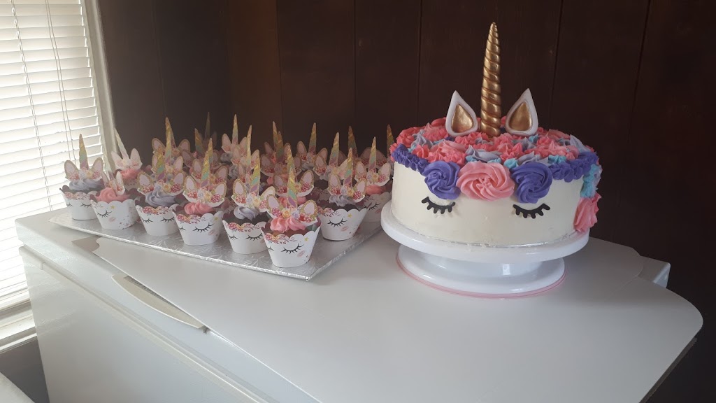 Dianes Cakery | 4643 Montgomery Dr, Windsor, ON N9H 1E6, Canada | Phone: (519) 563-9041