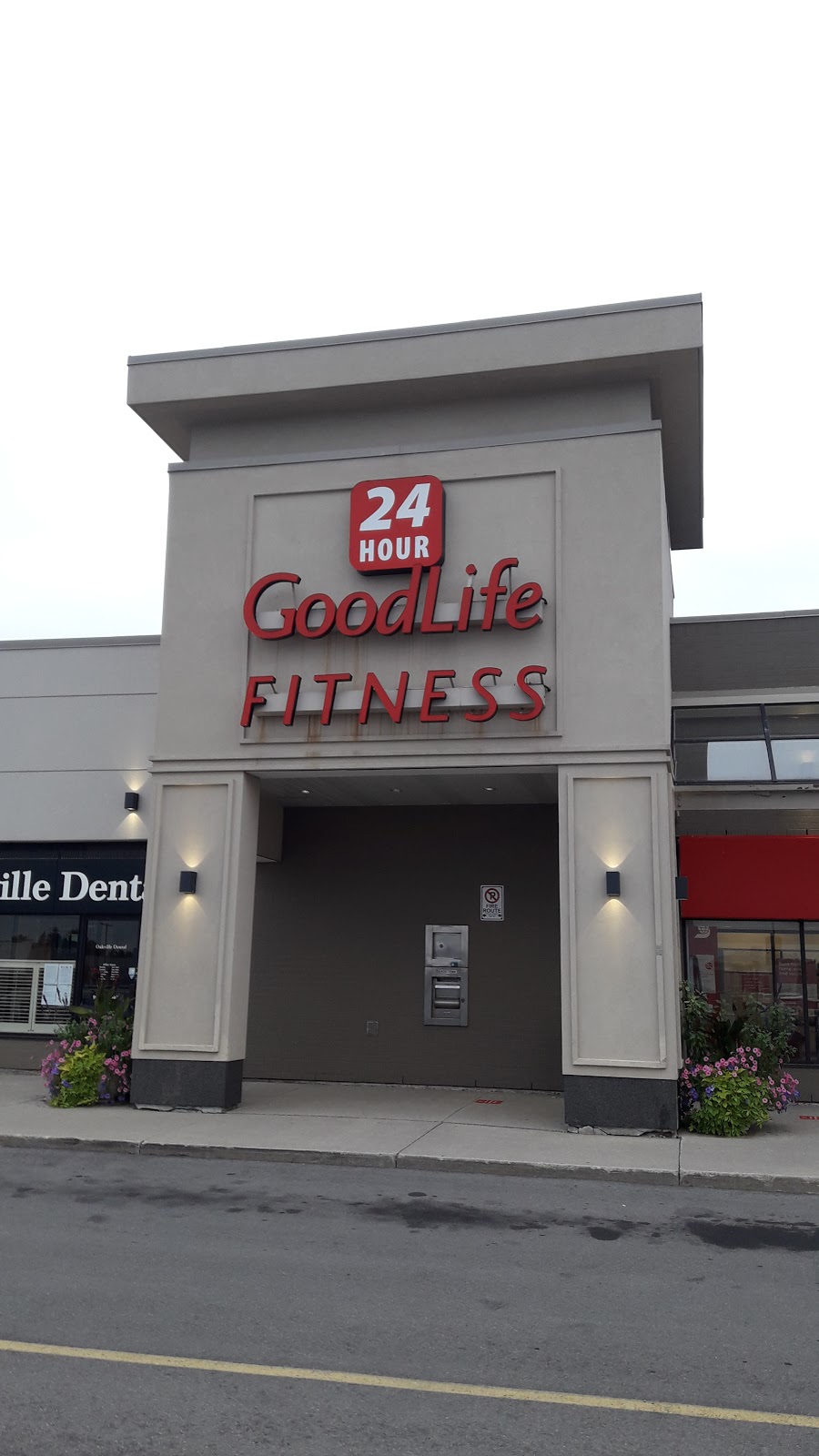 GoodLife Fitness Oakville Town Centre | 300 North Service Rd W, Oakville, ON L6M 2S2, Canada | Phone: (905) 337-7244