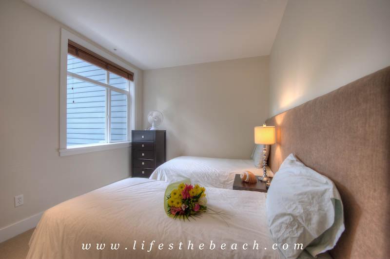 Pacific Tide Beach House | 1095 Tanglewood Pl, Parksville, BC V9P 2E2, Canada | Phone: (778) 861-0333