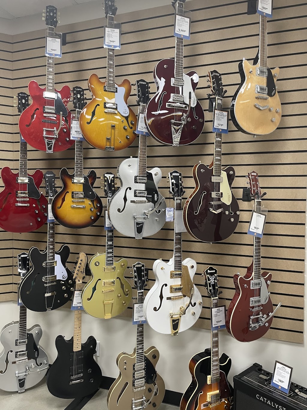 Instruments de musique Long & McQuade | 910 Bd Iberville, Repentigny, QC J5Y 2P9, Canada | Phone: (450) 580-3333