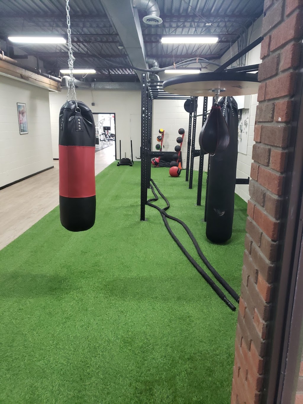 10 Fitness | 8 Trenton St, Trenton, ON K8V 4M9, Canada | Phone: (613) 392-5300