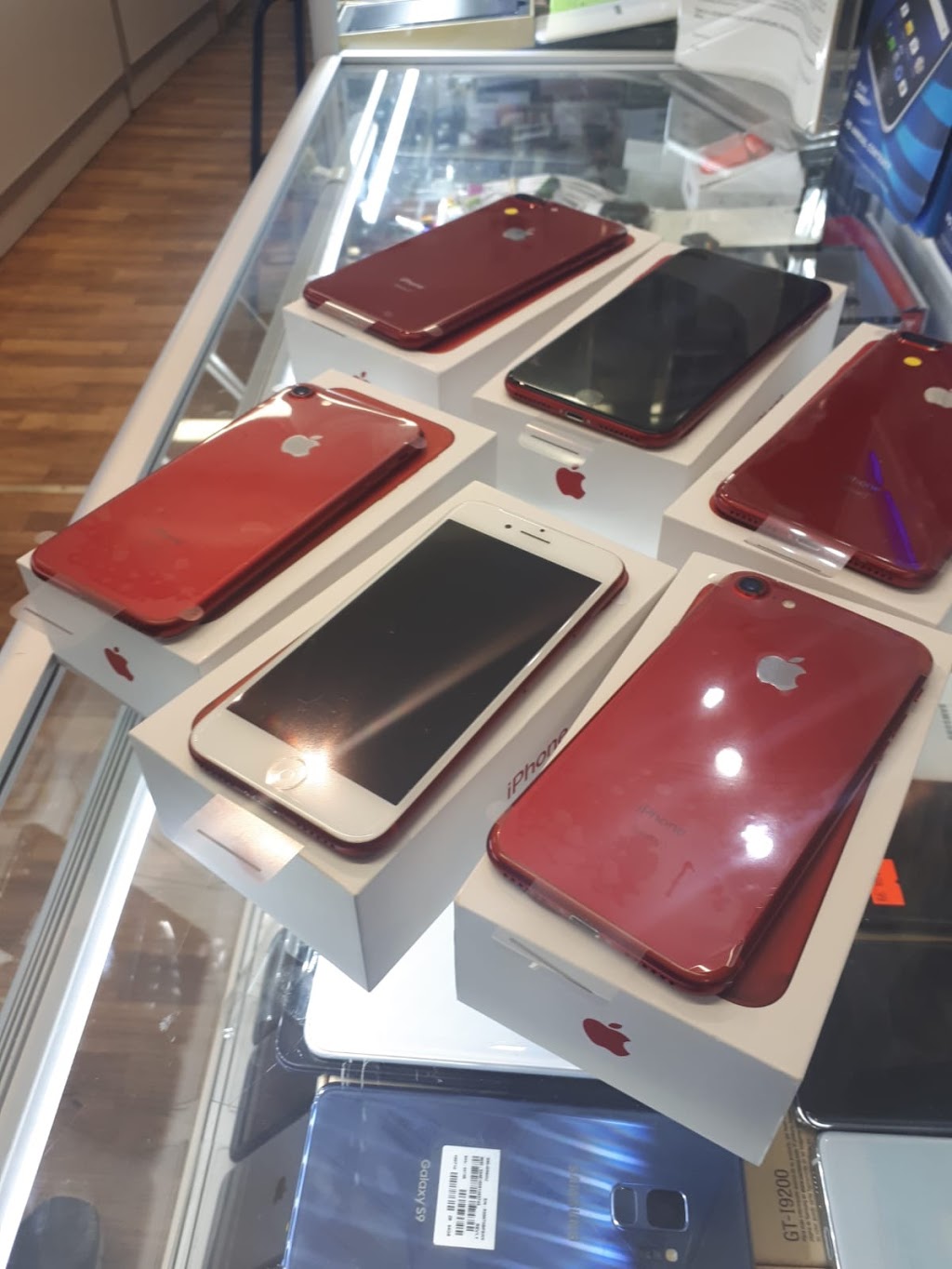 Cell Phone Repair Centre, Phone Shop Near Me, New & Open Box, iP | 39 E Pender St, Vancouver, BC V6A 1S9, Canada | Phone: (604) 620-6772