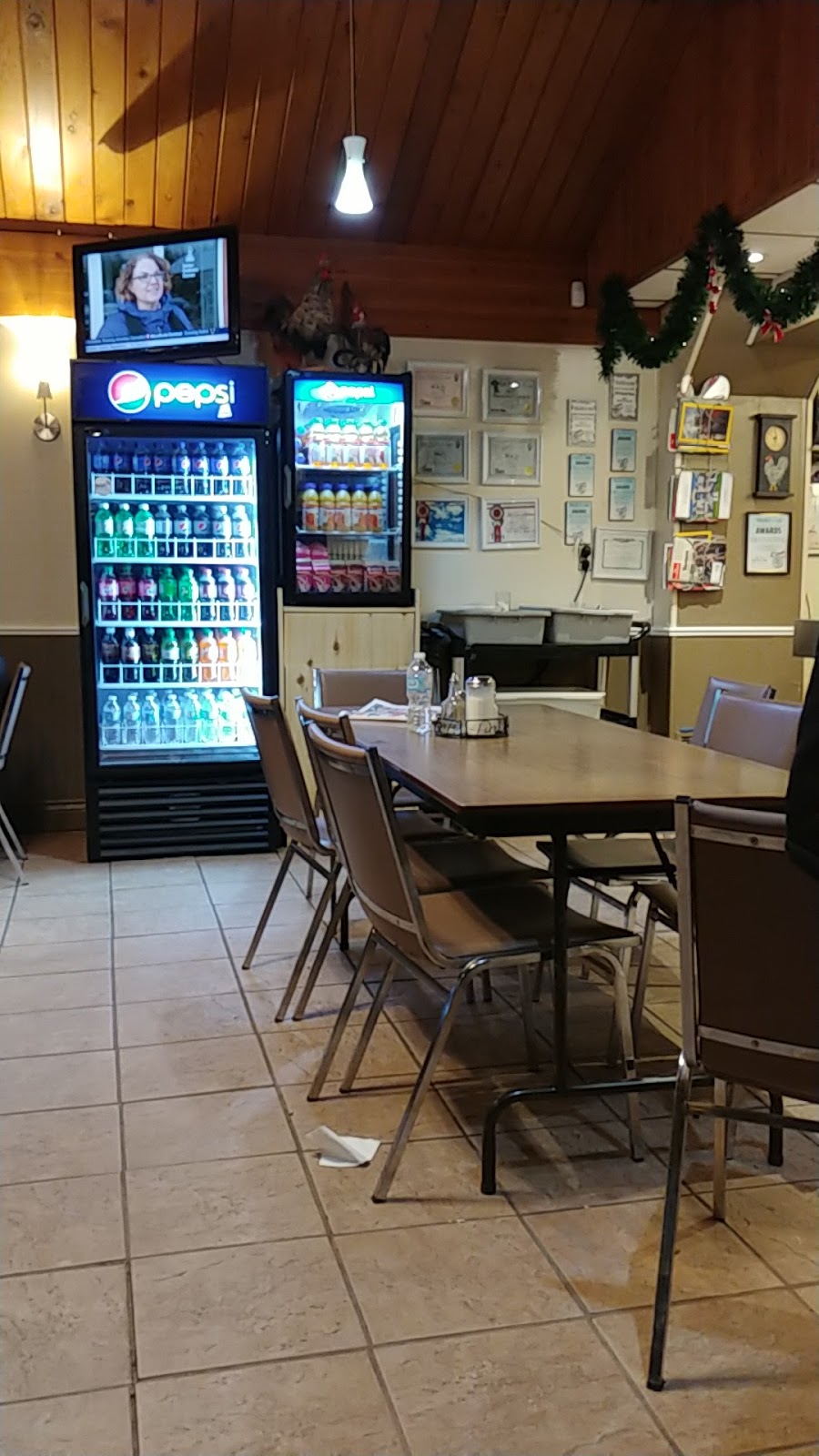 M&Js Family Restaurant | 401 Garrison Rd, Fort Erie, ON L2A 1N2, Canada | Phone: (905) 871-3143