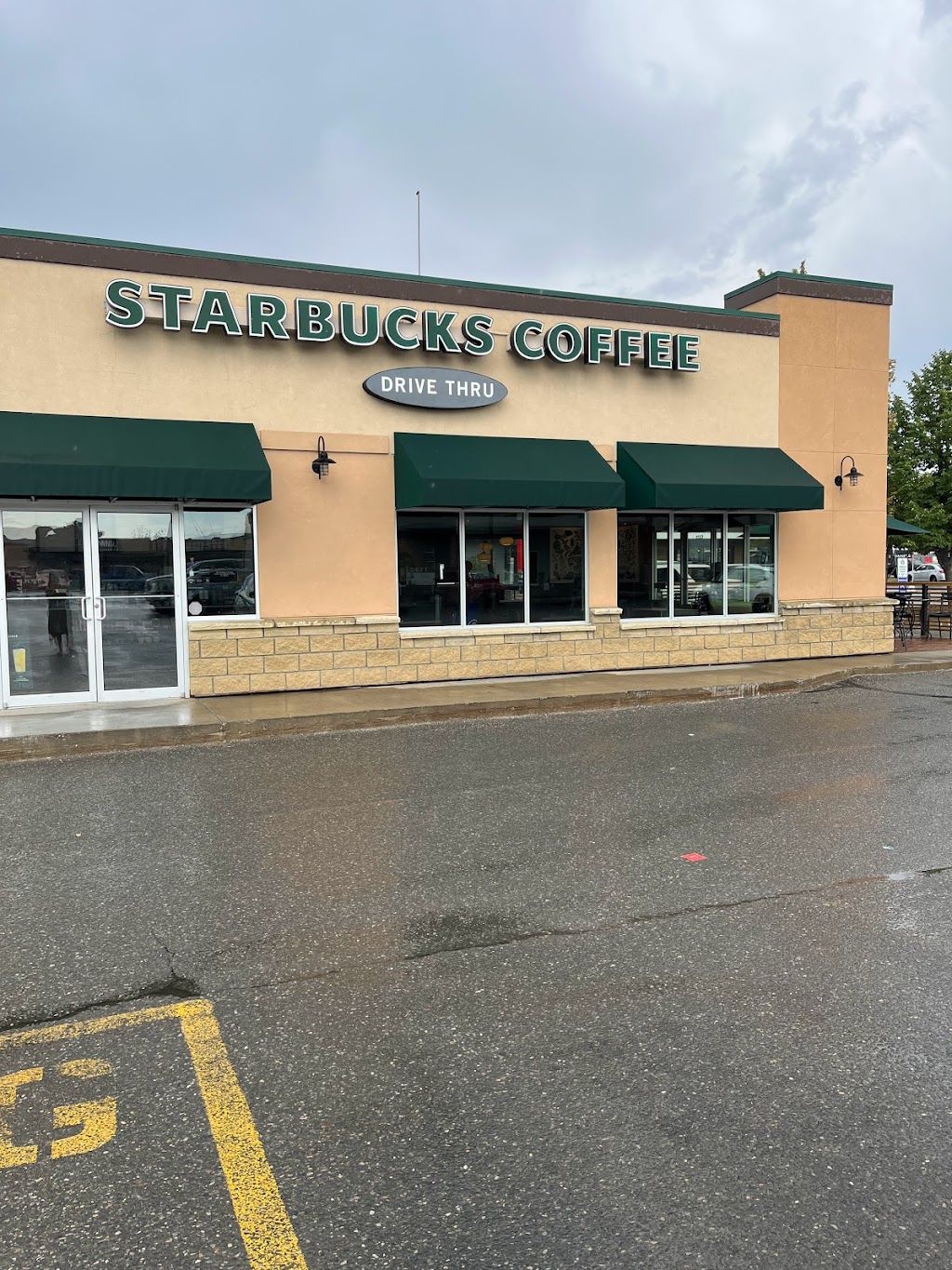 Starbucks | 1325 Cranbrook St N, Cranbrook, BC V1C 3S7, Canada | Phone: (250) 489-3774