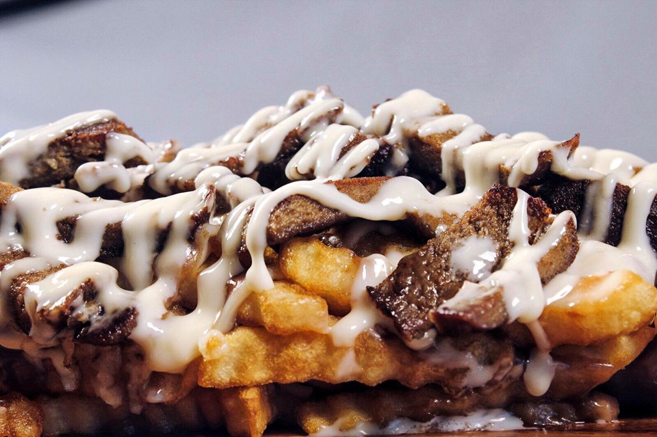 PrimeTime Donair & Poutine | 138, 1020 Sherwood Dr, Sherwood Park, AB T8A 2G4, Canada | Phone: (587) 456-9190