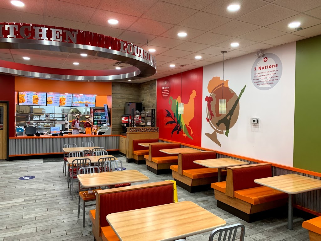 Popeyes Louisana Kitchen | 3479 Yonge St, North York, ON M4N 2N3, Canada | Phone: (647) 347-5444