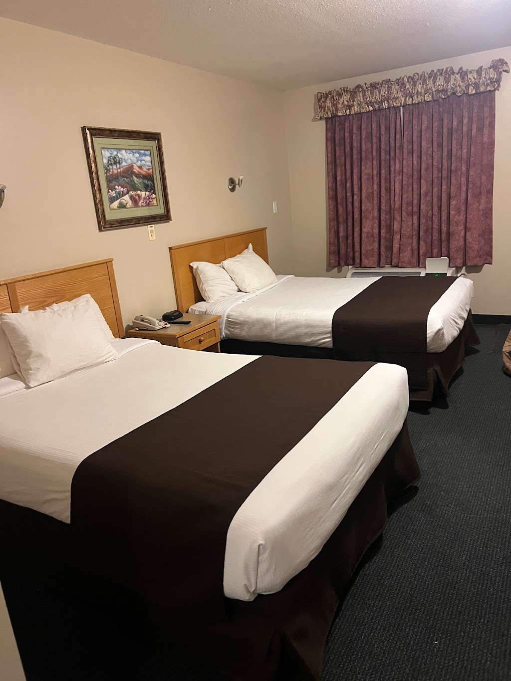 West Country Inn | 3218 63 St, Drayton Valley, AB T7A 1S1, Canada | Phone: (780) 542-9577