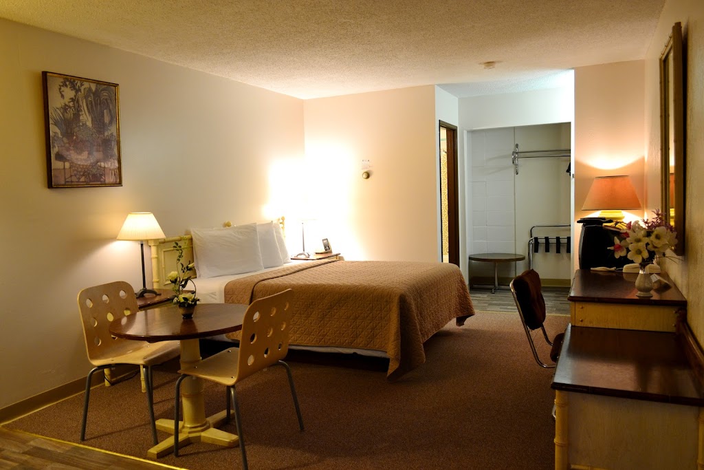 Hoo-Doo Motel | 703 AB-9, Drumheller, AB T0J 0Y0, Canada | Phone: (403) 823-5662