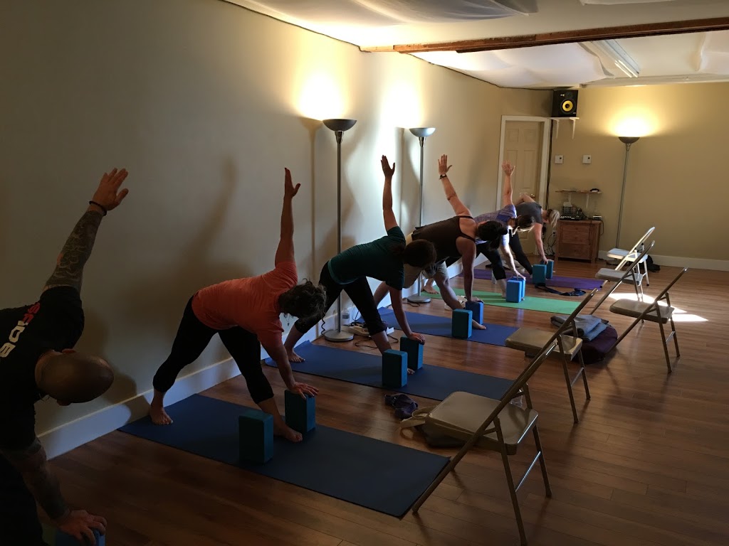 Mouvance | Yoga Drummondville | 575 Rue Saint Alfred, Drummondville, QC J2C 4B1, Canada | Phone: (819) 472-2379