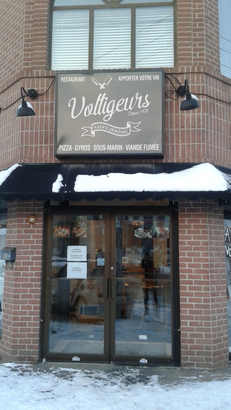 Restaurant Voltigeurs St-Jerome | 30 Rue de Martigny O, Saint-Jérôme, QC J7Y 2E9, Canada | Phone: (450) 565-3333