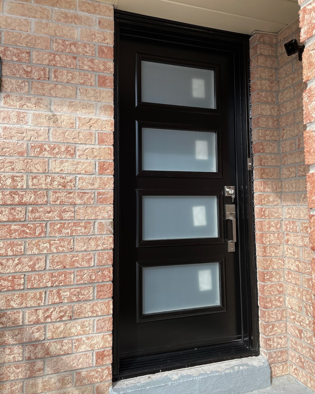 Khali Windows & Doors | 9 Poplar Crescent, Aurora, ON L4G 3M4, Canada | Phone: (647) 960-6802