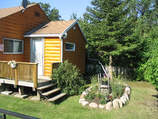 Grand Marais Cottage Rentals | 74 Pinehurst Ave, Grand Marais, MB R0E 0T0, Canada | Phone: (204) 754-2690