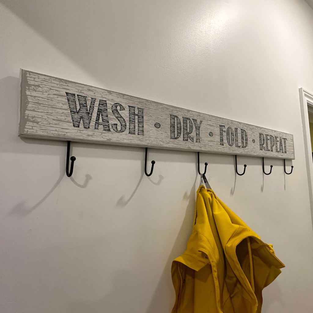 Fluff & Fold Laundromat | 196 Water St, Falmouth, NS B0P 1L0, Canada | Phone: (902) 790-3238