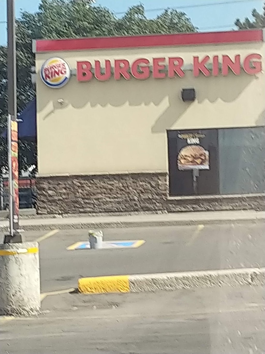 Burger King | 7014 Torbram Rd, Mississauga, ON L4T 3Y3, Canada | Phone: (905) 676-1573