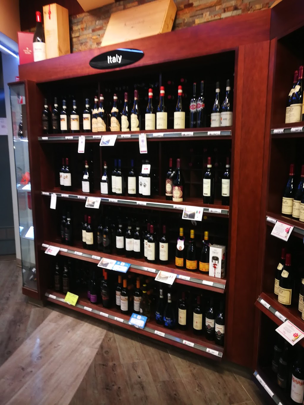 Tuxedo Park Liquor Mart | 2025 Corydon Ave #168, Winnipeg, MB R3P 0N5, Canada | Phone: (204) 987-4009