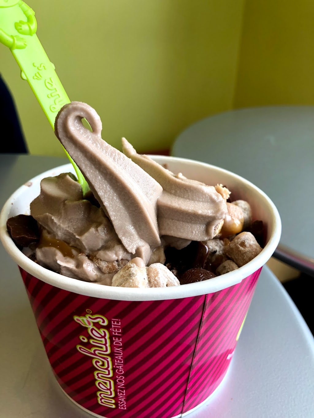 Menchies | 3327 Lakeshore Rd, Kelowna, BC V1W 3S9, Canada | Phone: (778) 484-6868