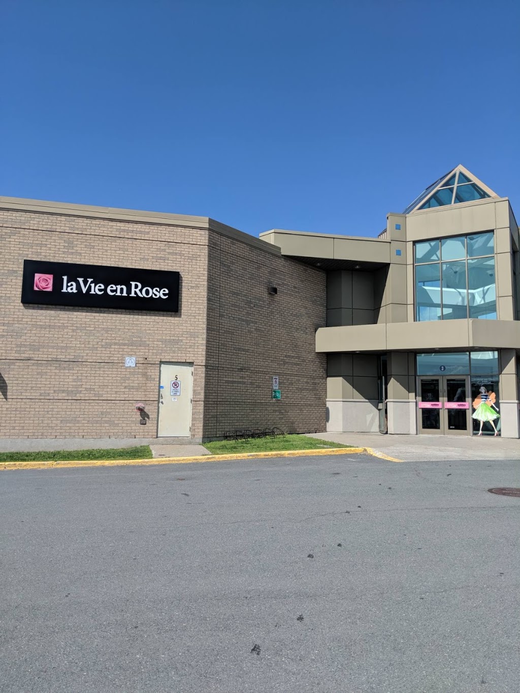 La Vie en Rose | 8585 Boulevard Lacroix UNIT #M007, Saint-Georges, QC G5Y 5L6, Canada | Phone: (418) 225-9990