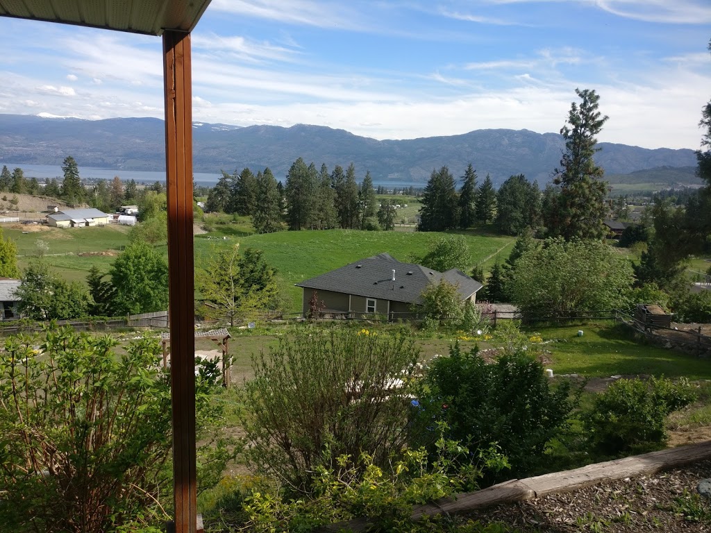 Monkeys B&B | 2741 Sugosa Pl, West Kelowna, BC V4T 2X3, Canada | Phone: (778) 363-6363