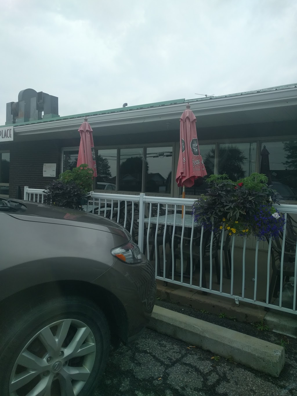 Place 19-67 Motel Restaurant | 200 Old Highway 17, Plantagenet, ON K0B 1L0, Canada | Phone: (613) 673-5220