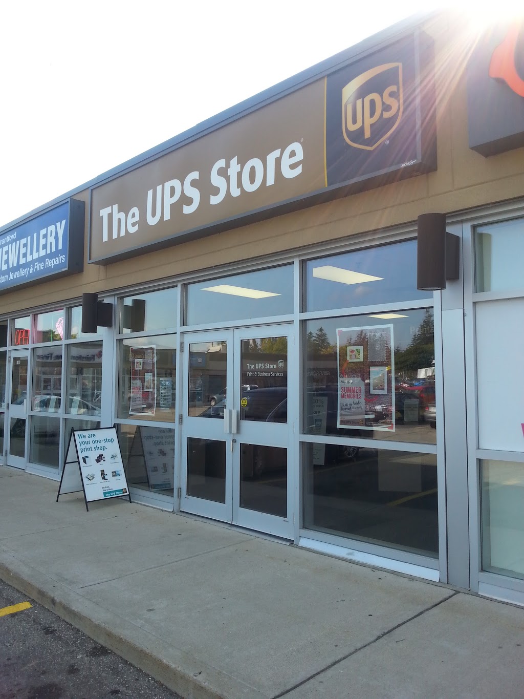 The UPS Store | 245 King George Rd, Brantford, ON N3R 7N7, Canada | Phone: (519) 758-1111