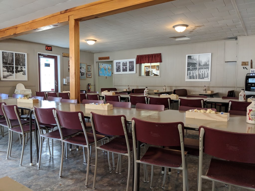 Fultons Pancake House and Sugar Bush | 399 Sugar Bush Rd, Pakenham, ON K0A 2X0, Canada | Phone: (613) 256-3867