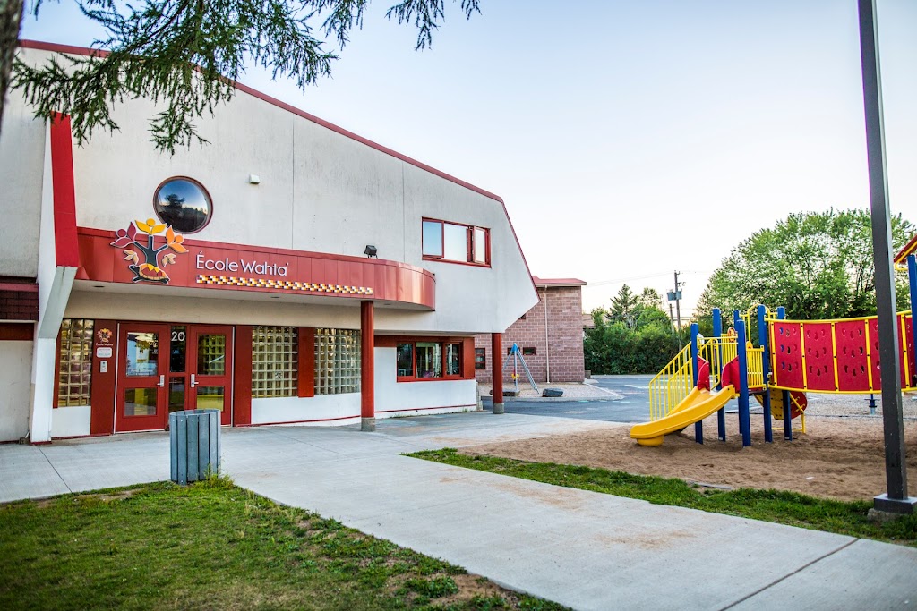 École Wahta | 20 Rue de lOurs, Wendake, QC G0A 4V0, Canada | Phone: (418) 842-3740