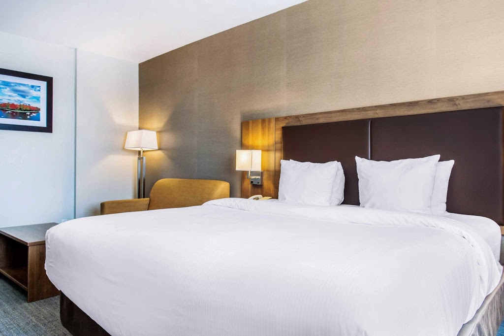 Quality Hotel Dorval Aeroport | 7700 Chemin de la Côte-de-Liesse, Saint-Laurent, QC H4T 1E7, Canada | Phone: (514) 731-7821