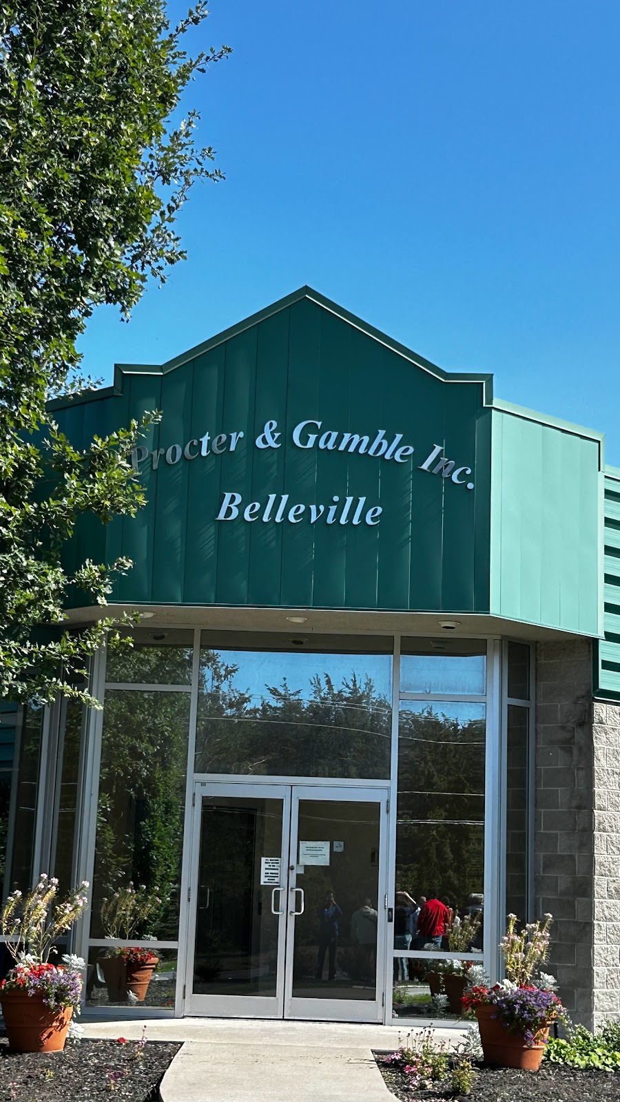 Procter & Gamble Inc | 355 University Ave, Belleville, ON K8N 5T8, Canada | Phone: (613) 966-5130