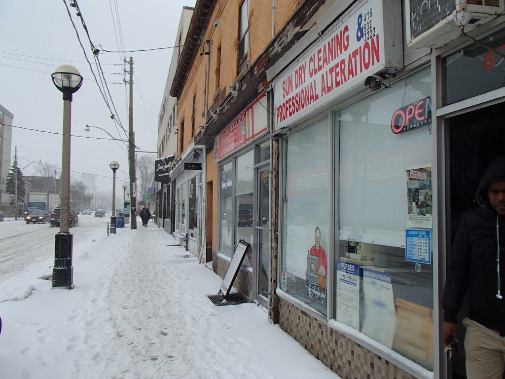 Sun Dry Cleaning and Professional Alterations | 673 Lansdowne Ave, Toronto, ON M6H 3Y9, Canada | Phone: (416) 532-3222