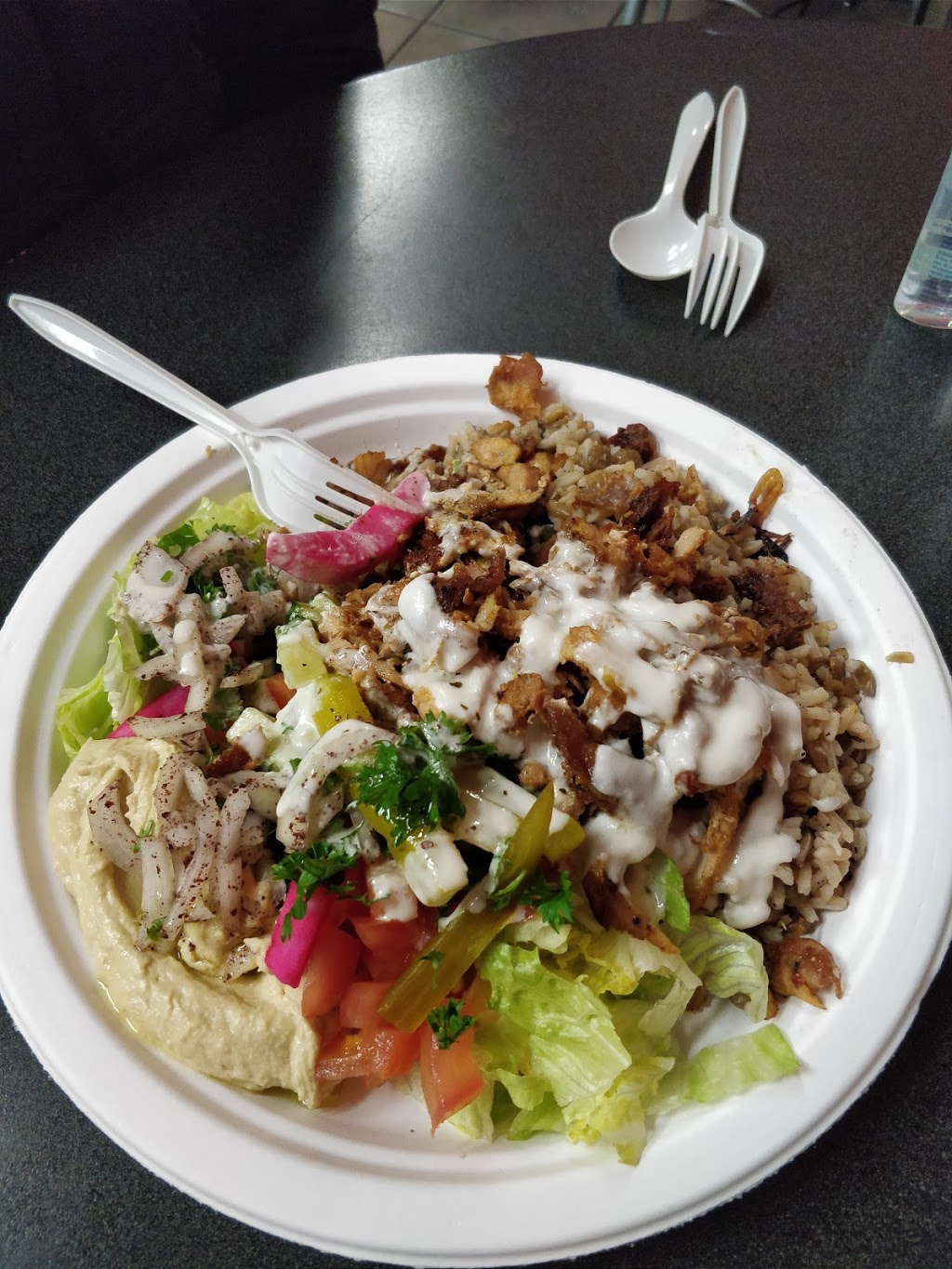 Shawarma Empire | 1823 Lawrence Ave E, Scarborough, ON M1R 2Y3, Canada | Phone: (416) 285-1337