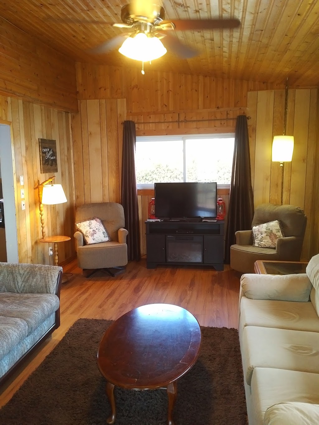 Cedar Cove Campground & Cottage rentals | 79 Carter Rd, Carrying Place, ON K0K 1L0, Canada | Phone: (613) 475-1620