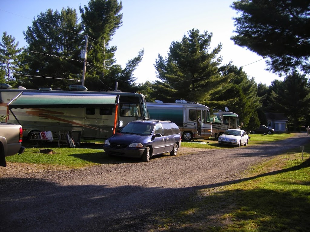 Camping Cantley | 100 Chemin Sainte - Élisabeth, Cantley, QC J8V 3G4, Canada | Phone: (819) 827-1056