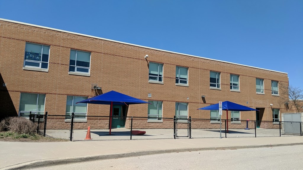 Aurora Grove Public School | 415 Stone Rd, Aurora, ON L4G 6Z5, Canada | Phone: (905) 727-4435