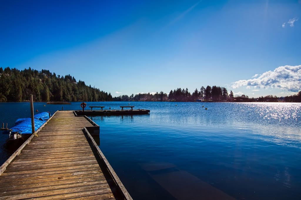 Inn on Long Lake | 4700 N Island Hwy, Nanaimo, BC V9T 1W6, Canada | Phone: (250) 758-1144