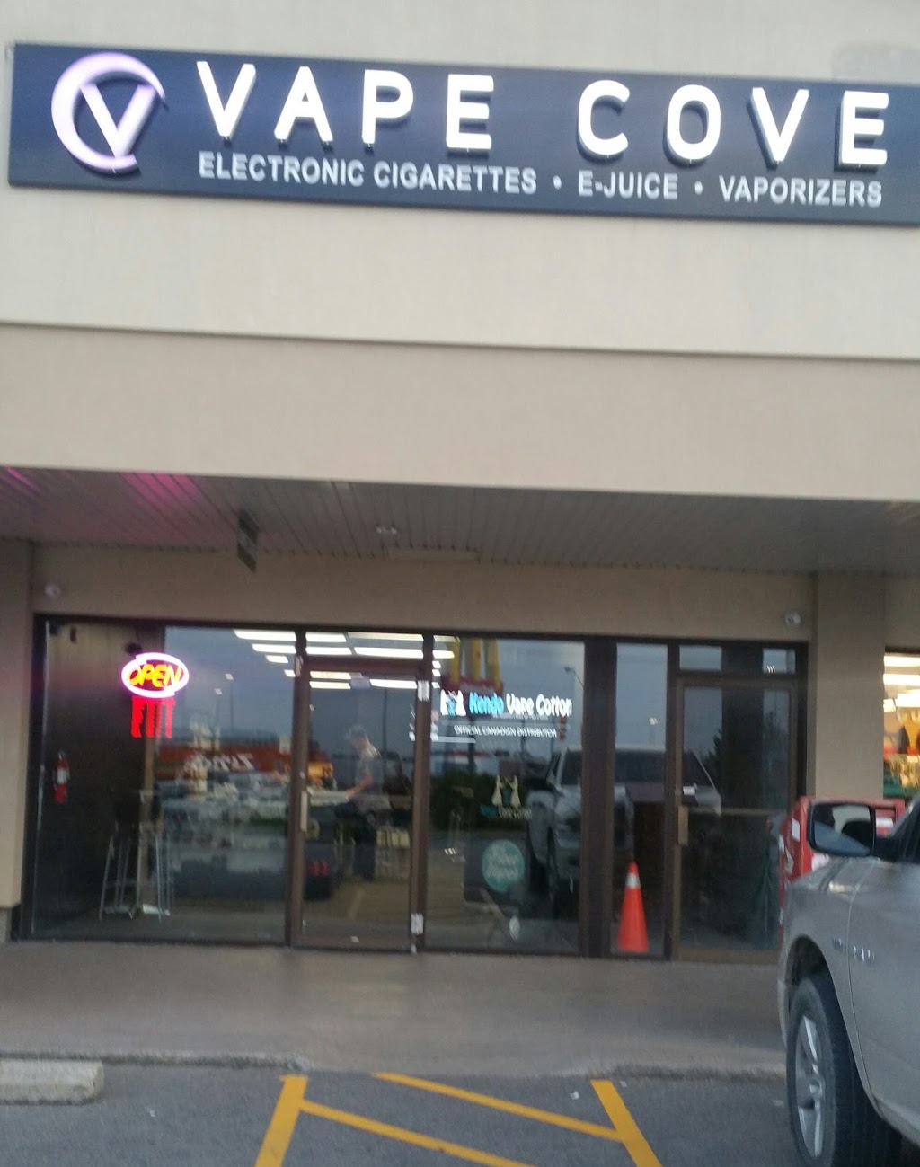 Vape Cove (Pendale, St. Catharines) | 210 Glendale Ave, St. Catharines, ON L2T 3Y6, Canada | Phone: (905) 941-2683