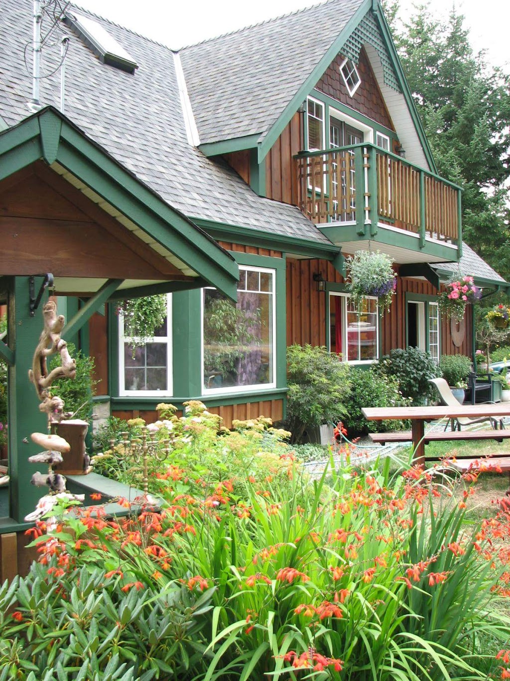 Matheson Lake Guest House | 1115 Matheson Lake Park Rd, Victoria, BC V9C 4G9, Canada | Phone: (250) 480-6746