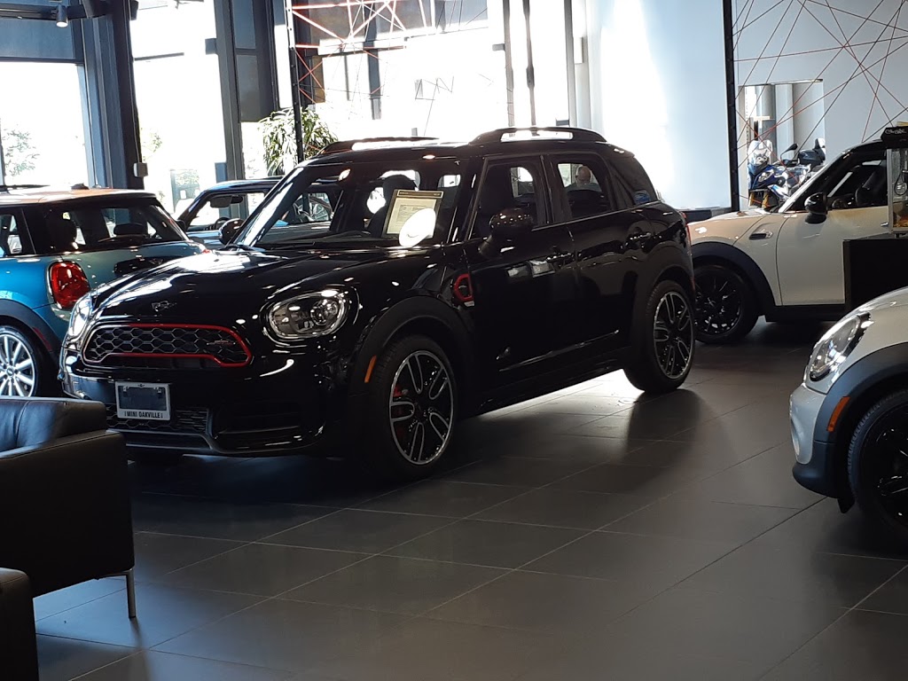 MINI Oakville | 2486 S Service Rd W, Oakville, ON L6L 5M5, Canada | Phone: (905) 469-6220