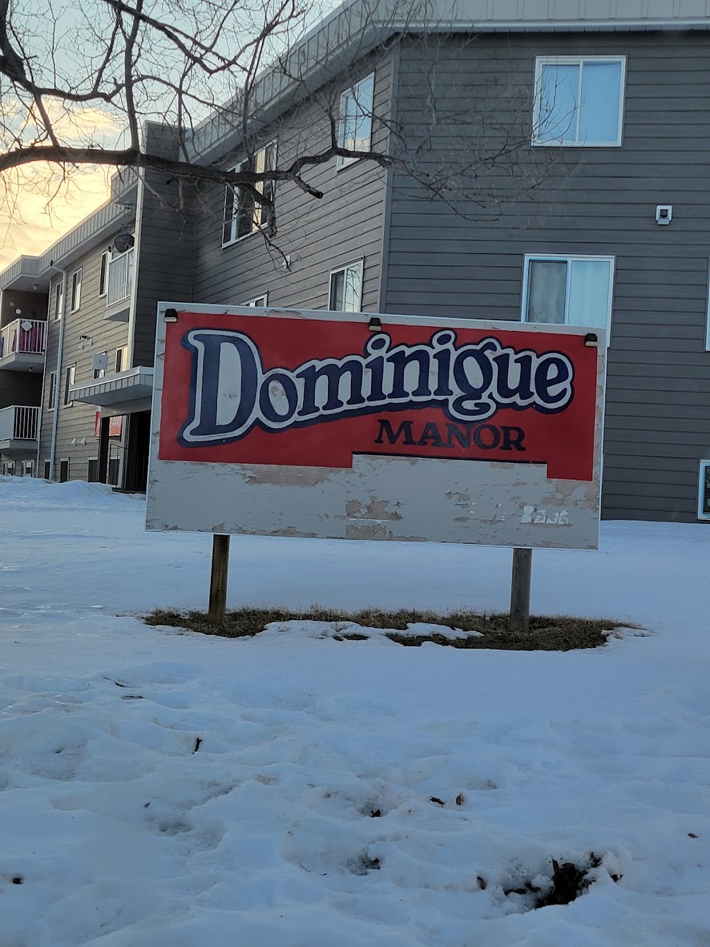 Dominique manor | 6212 40 Ave, Stettler, AB T0C 2L1, Canada | Phone: (403) 742-4448