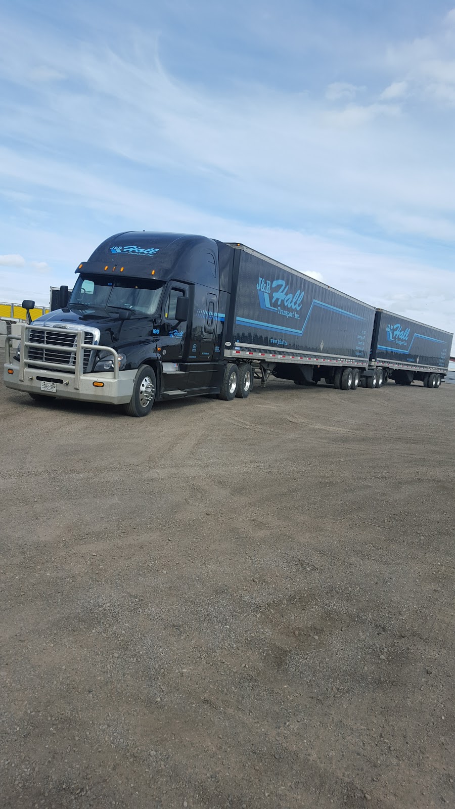 J & R Hall Transport Inc. (Winnipeg) | 16 Prairie Pl, Saint Andrews, MB R1A 3P2, Canada | Phone: (204) 339-7404