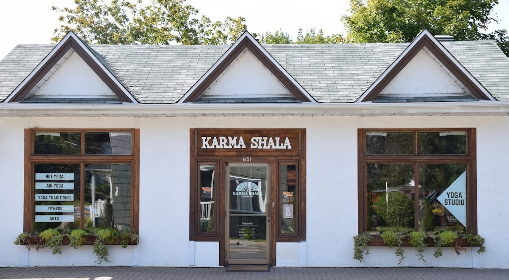 Karma Shala Studio de Yoga - Mont Tremblant | 651 Rue Labelle, Mont-Tremblant, QC J8E 3H2, Canada | Phone: (819) 635-4611