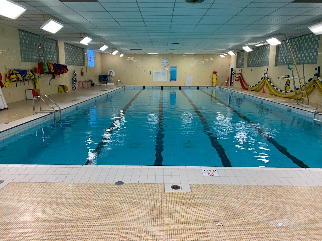 Piscine Vanier | 3995 Bd Lévesque E, Laval, QC H7E 2R3, Canada | Phone: (450) 664-1451