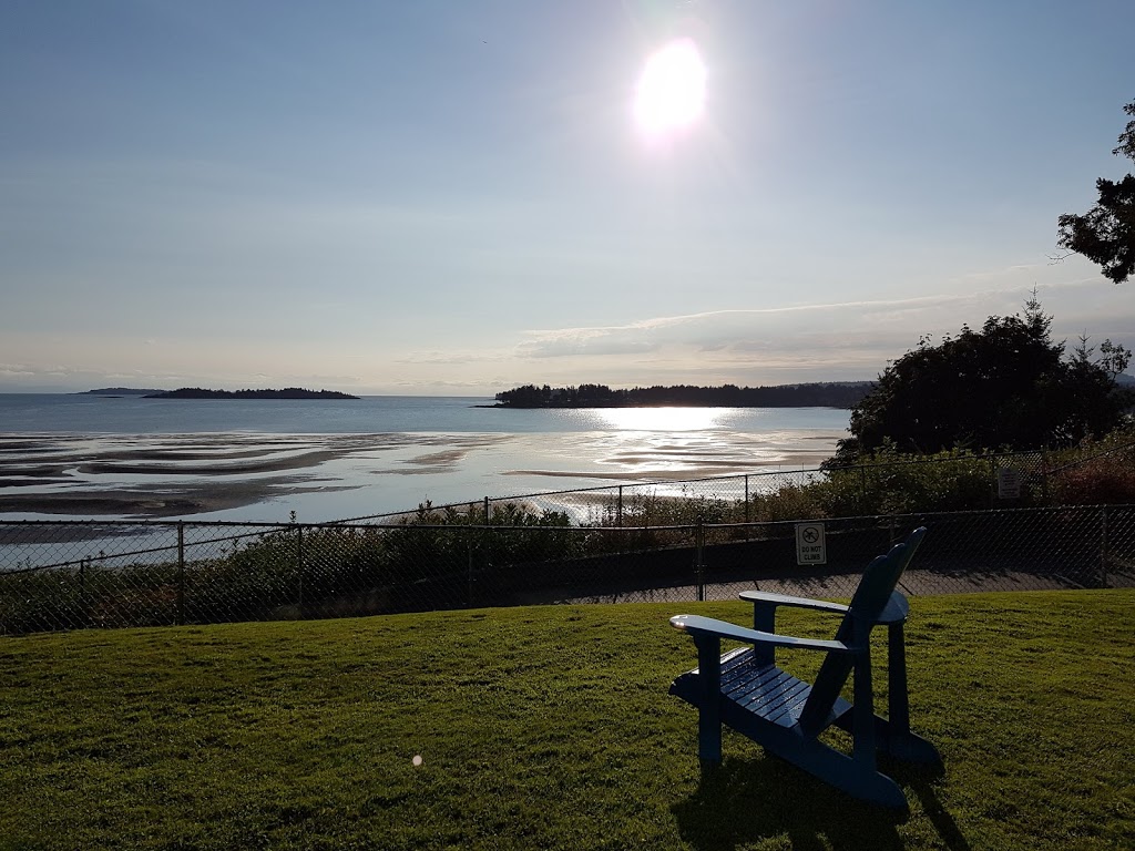 Madrona Beach Resort | 1145 Resort Dr, Parksville, BC V9P 2E3, Canada | Phone: (250) 248-5503